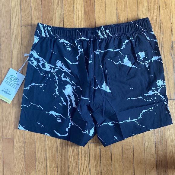 Duvin Design Black Marble Runner Short NWT Sz Medium - Picture 3 of 5